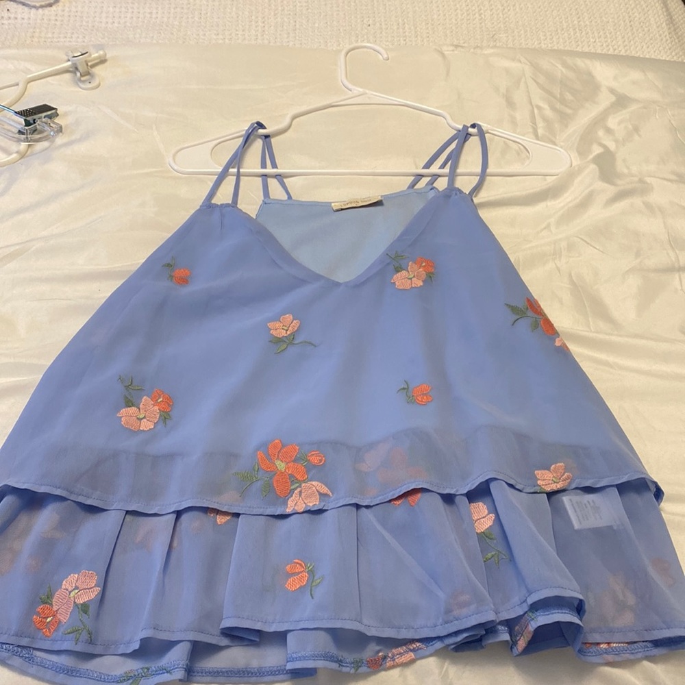 Cute tank top! Size L.